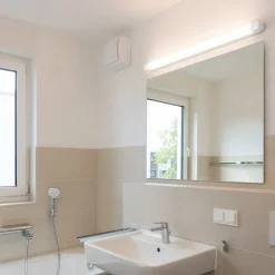 RZB Baleva LED-væglampe IP44 bredde 50 cm 9W