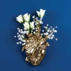 SELETTI Love in Bloom-vase, guldfarvet, hjerteformet, porcelæn
