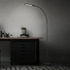 Servo LED-gulvlampe, kan dæmpes, CCT, sort