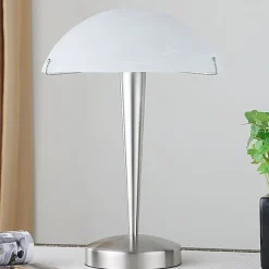 Skøn Viola bordlampe i mat nikkel
