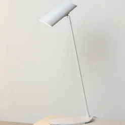 Skrivebordslampe i hvidt metal Hester
