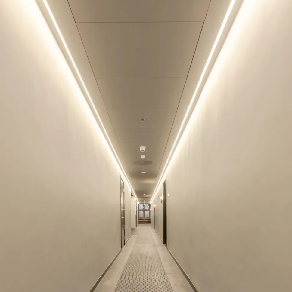 SLC LED-strip Ultra Long iCC IP20 30m 240W 2,700K