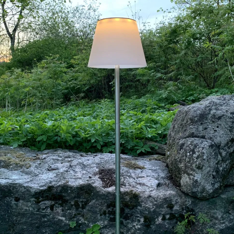 Solini LED-lampe med jordspyd, hvid/sølv, højde 90 cm
