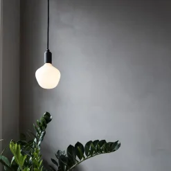 Tala LED-pære Enno mat E27 6W 2.700 K 540 lm dæmpbar.