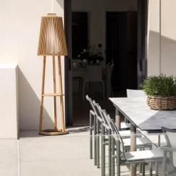 Tecka sol-gulvlampe med sensor, teak