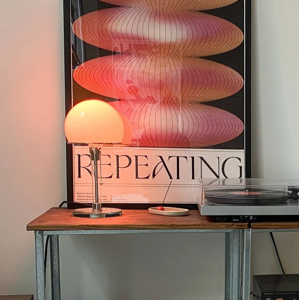 TECNOLUMEN Wagenfeld WG24 bordlampe med glasfod