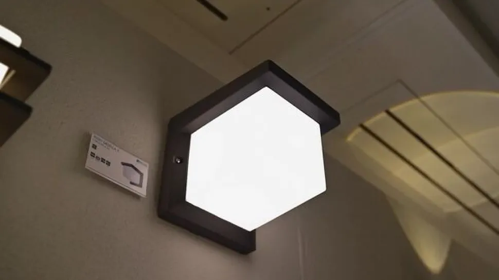 Terningeformet LED-udendørsvæglampe Desella