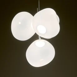 Tom Dixon LED-lysekrone Melt Chandelier opal/kromfarvet