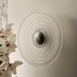Tom Dixon LED-væglampe Press Sphere Mini, frostet Ø 22 cm