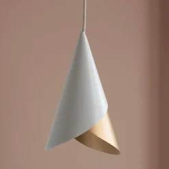 UMAGE Cornet hængelampe, hvid, messing