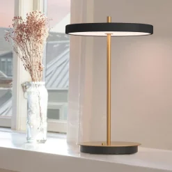UMAGE LED-bordlampe Asteria Move sort/messing 31 cm