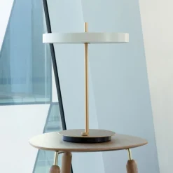 UMAGE LED-bordlampe Asteria Table, USB, perlehvid/messing