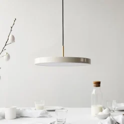 UMAGE LED-hængelampe Asteria Medium perlemor/messing Ø 43 cm