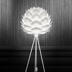UMAGE Silvia medium gulvlampe, tre ben, hvid