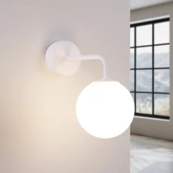 Væglampe Astral, hvid, udspring 22 cm, stål/glas