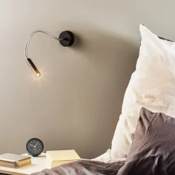 Væglampe Flexa med fleksibel arm, sort