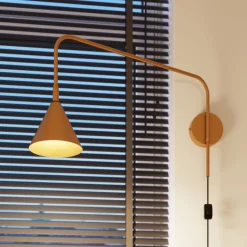 Væglampe LYS, guldfarvet, Ø 14 cm, metal, stik, E14