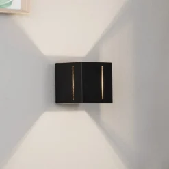 Væglampe Topic op/ned i aluminium, sort