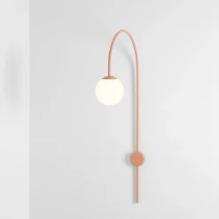 Væglampe Una, metal, glas, koralrød