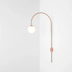 Væglampe Una, metal, glas, koralrød