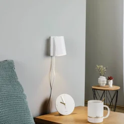 Vægspot Mono I med stik hvid